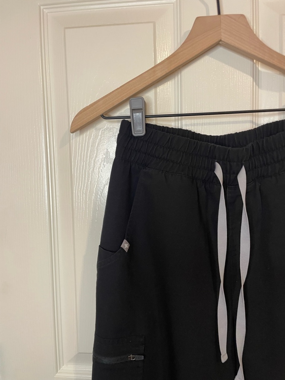 Figs Zamora Jogger Scrub Pants in Black Size Small - Picture 4 of 9